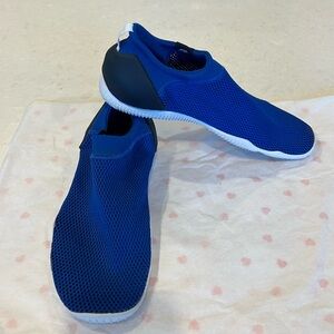 Youth Size 7 Nike Aquashoes. Worn once, excellent condition